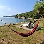 Olive Garden Beachside Hideaway 公寓