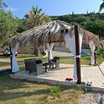 アパート Olive Garden Beachside Hideaway