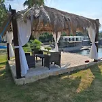 Olive Garden Beachside Hideaway アパート モルナット