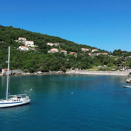 Olive Garden Beachside Hideaway Molunat