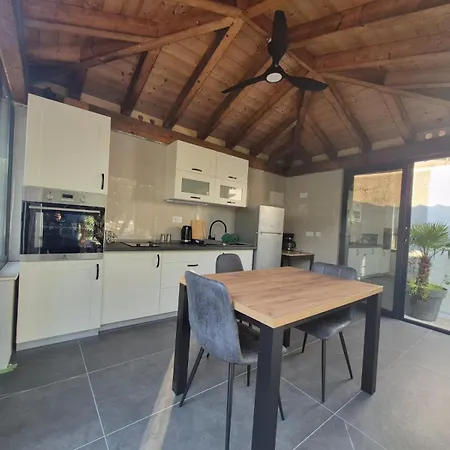 Olive Garden Beachside Hideaway * مولونات