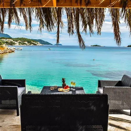 Olive Garden Beachside Hideaway