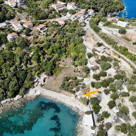 Olive Garden Beachside Hideaway Molunat