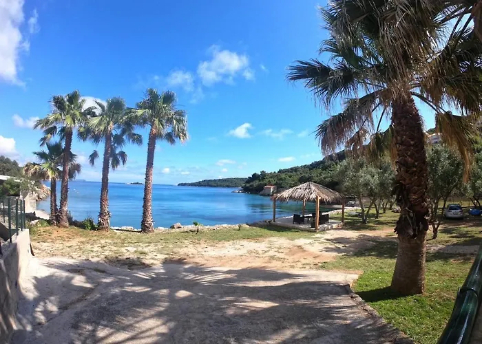 Olive Garden Beachside Hideaway