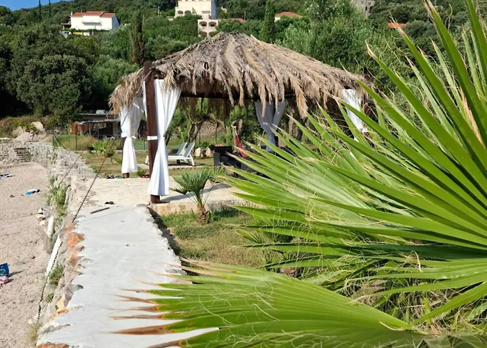 Olive Garden Beachside Hideaway