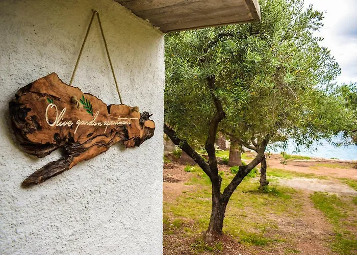 Olive Garden Beachside Hideaway