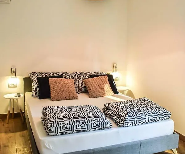 Olive Garden Beachside Hideaway Apartment *