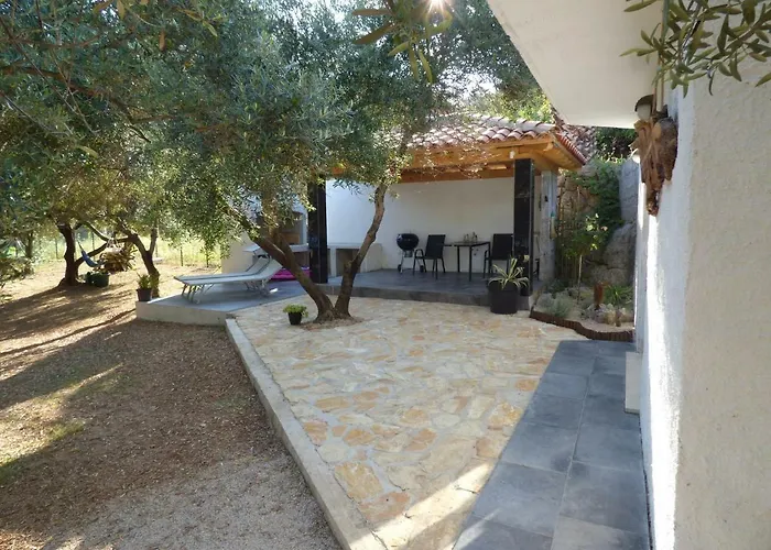 Olive Garden Beachside Hideaway * 몰루나트