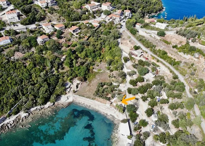 Olive Garden Beachside Hideaway Molunat
